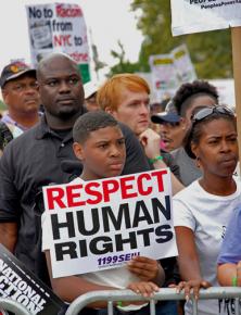 New Yorkers march against police violence in Staten Island